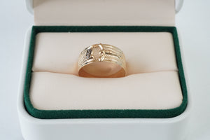 Anillo cristo en oro 18 quilates Anillo cristo en oro 18 quilates