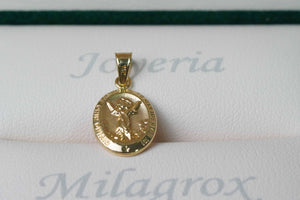 Dije Divino niño en oro 18 quilates Dije Divino niño en oro 18 quilates